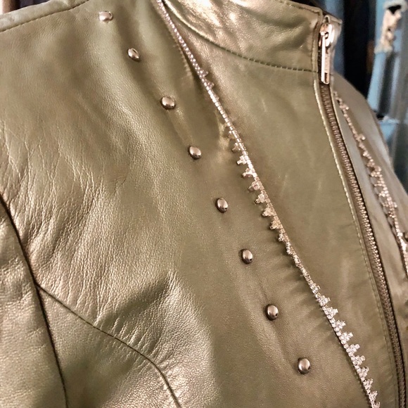 Jacket - Picture 2 of 3